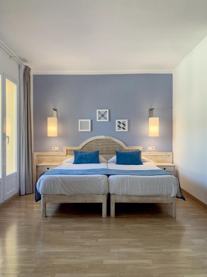 Hostal Hpc Porto Colom Exterior foto